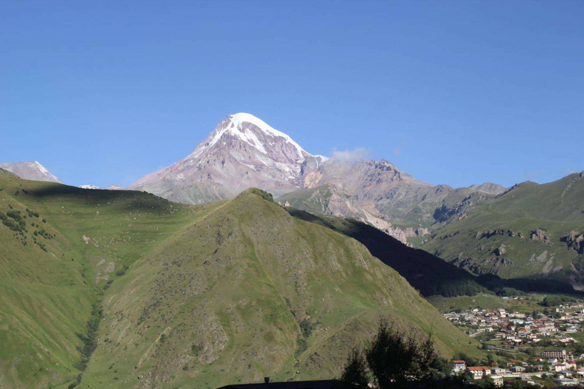 Melodia Kazbegi Hotel Bagian luar foto
